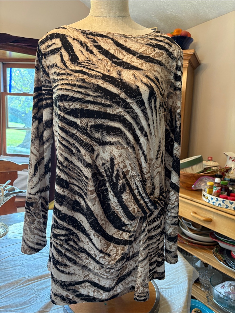Clara Sun Woo women’s Large animal print tunic top